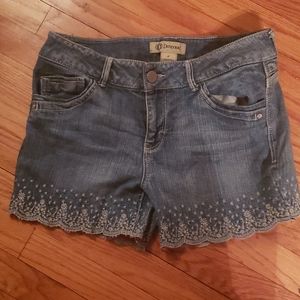Trendy short